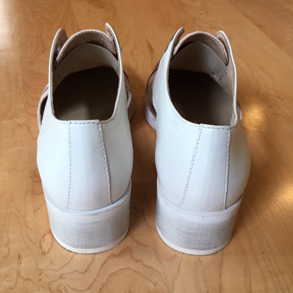 Unity In Diversity Valley Leather Metallic Oxford - Picture 9 of 14